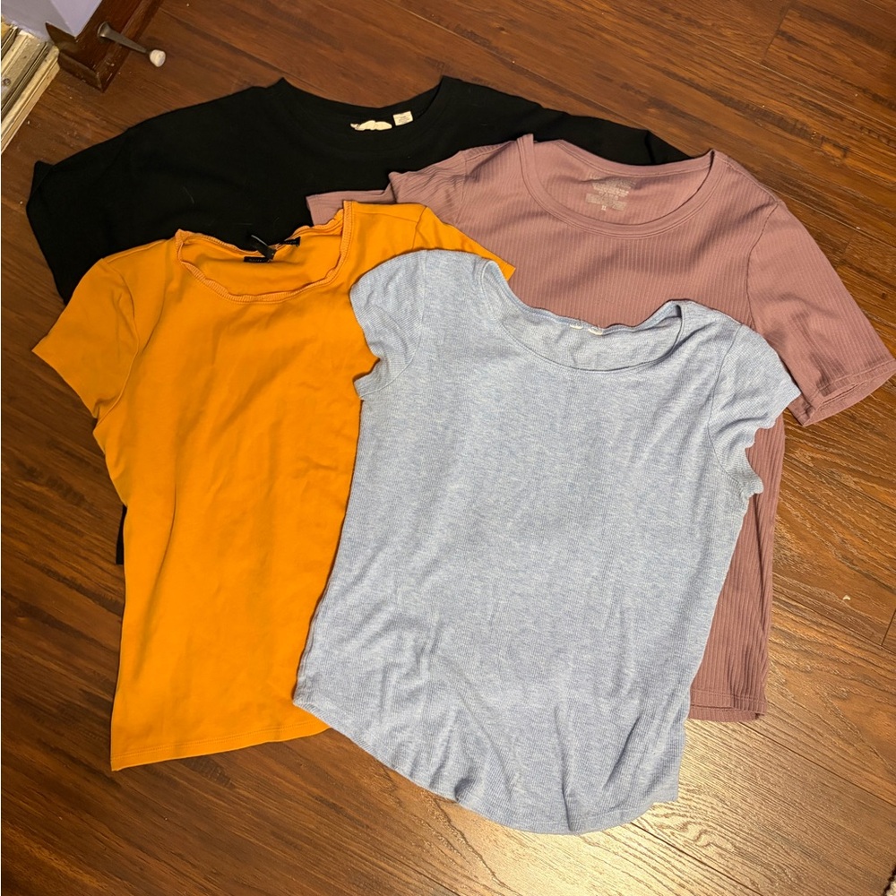 Lot of women’s t shirts, all fit like a size large